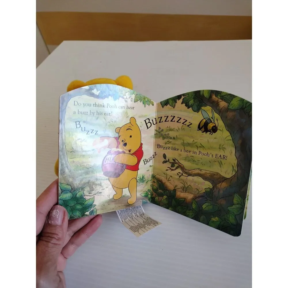 Winnie the Pooh Hello, Winnie the Pooh by Disney Books and Thea‎ Feldman (2011)